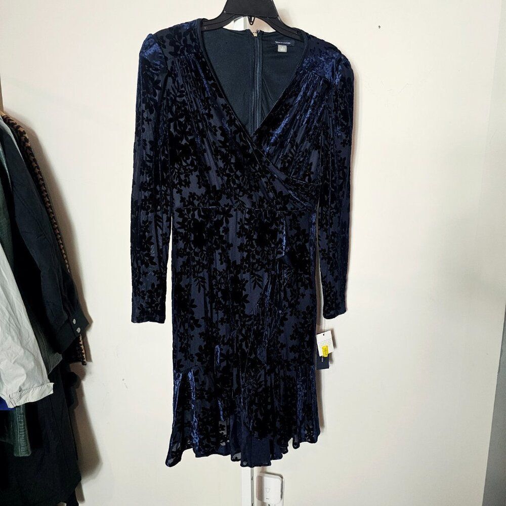 NWT Tommy Hilfiger Navy Blue Textured Velvet Semi-burnout Faux Wrap Dress Size 6 - Picture 3 of 5